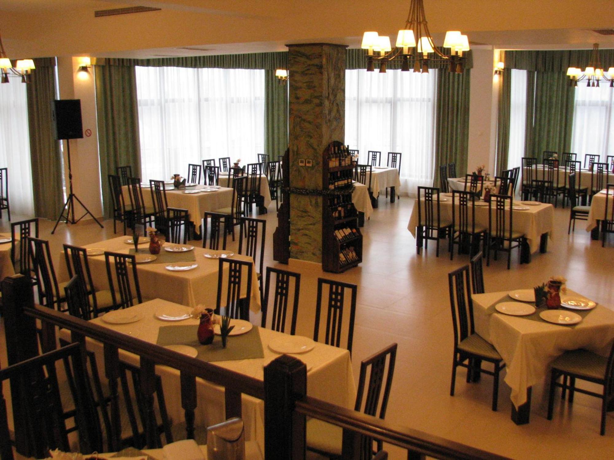 Hotel Orizont Călimăneşti Εξωτερικό φωτογραφία